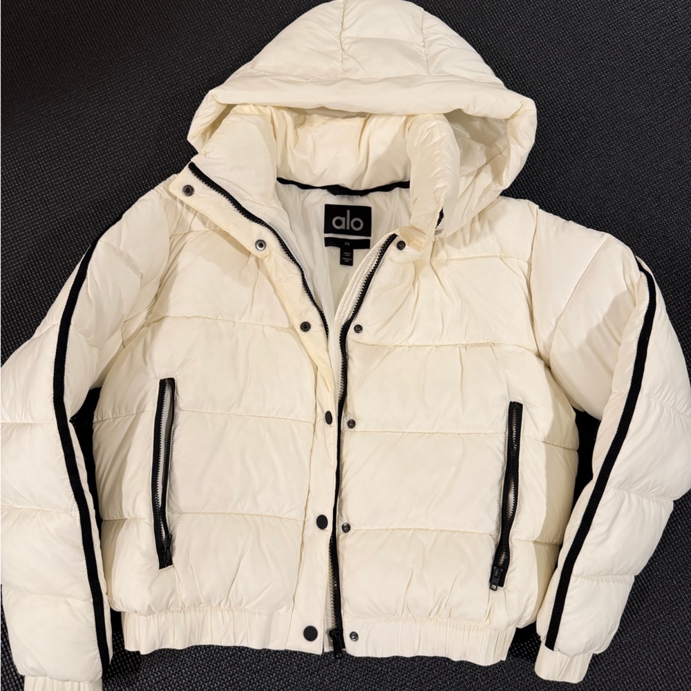 ALO Yoga Aspen Love Puffer Jacket